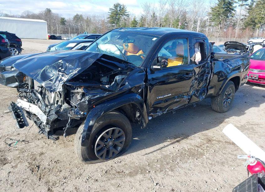 Photo 2 of 2020 Toyota Tacoma SR5 V6 (VIN 3TYSZ5ANXLT002060)