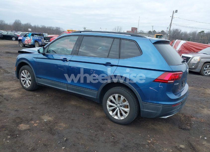 Photo 3 of 2018 Volkswagen Tiguan 2.0T S (VIN 3VV0B7AX1JM067415)