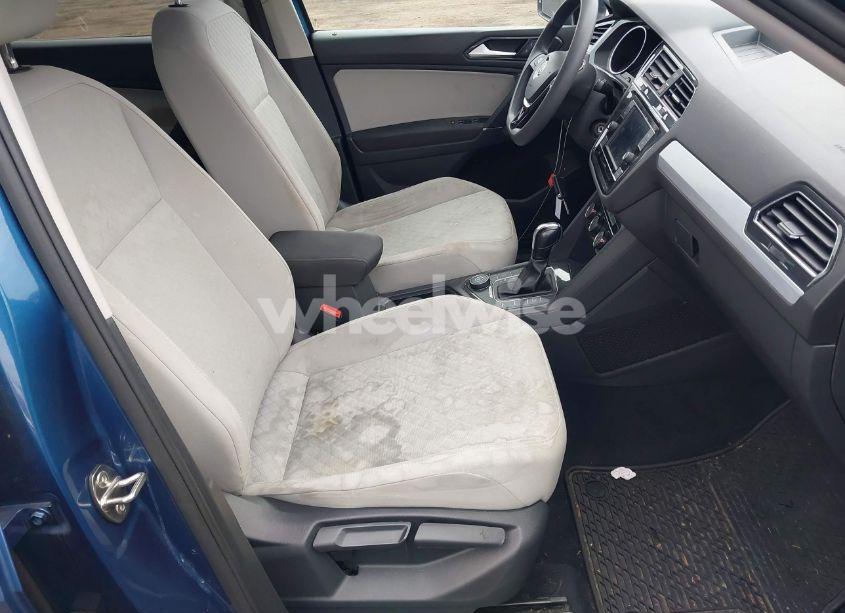 Photo 5 of 2018 Volkswagen Tiguan 2.0T S (VIN 3VV0B7AX1JM067415)