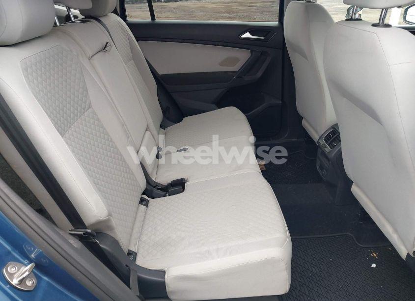 Photo 8 of 2018 Volkswagen Tiguan 2.0T S (VIN 3VV0B7AX1JM067415)
