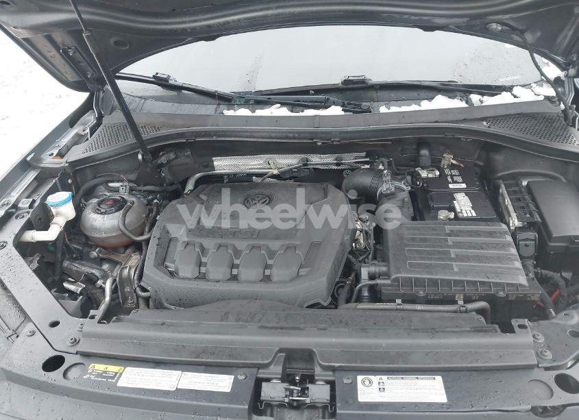 Photo 10 of 2018 Volkswagen Tiguan 2.0T S (VIN 3VV0B7AX1JM143571)