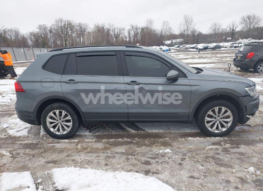 Photo 13 of 2018 Volkswagen Tiguan 2.0T S (VIN 3VV0B7AX1JM143571)