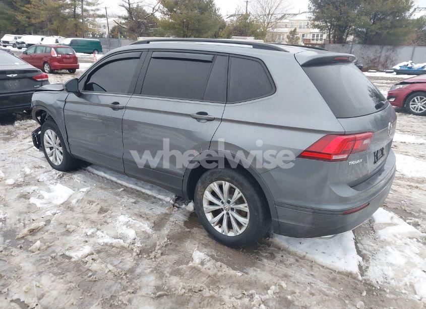 Photo 3 of 2018 Volkswagen Tiguan 2.0T S (VIN 3VV0B7AX1JM143571)
