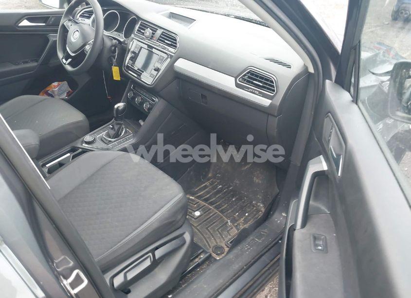 Photo 5 of 2019 Volkswagen Tiguan 2.0T S (VIN 3VV0B7AX1KM046808)