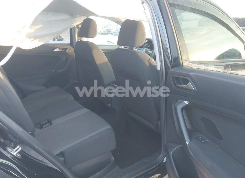 Photo 8 of 2020 Volkswagen Tiguan S (VIN 3VV0B7AX1LM172412)