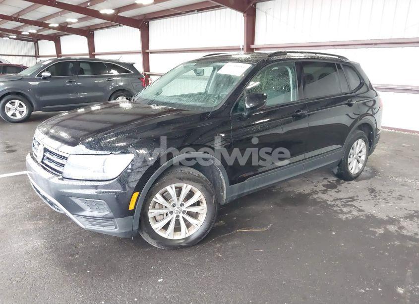 Photo 2 of 2020 Volkswagen Tiguan 2.0T S (VIN 3VV0B7AX2LM012779)