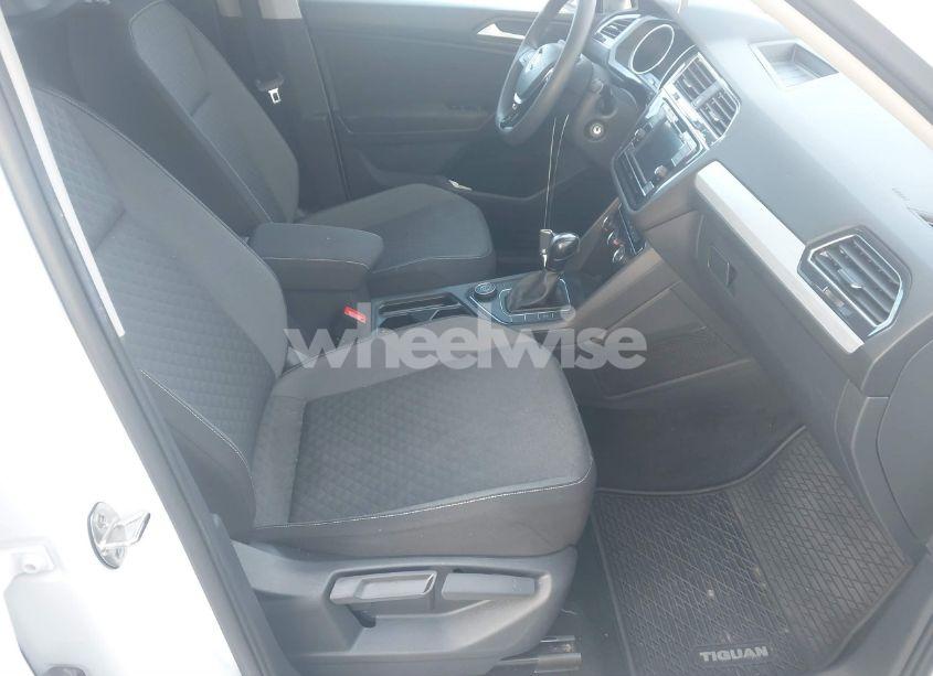 Photo 5 of 2021 Volkswagen Tiguan 2.0T S (VIN 3VV0B7AX2MM103620)