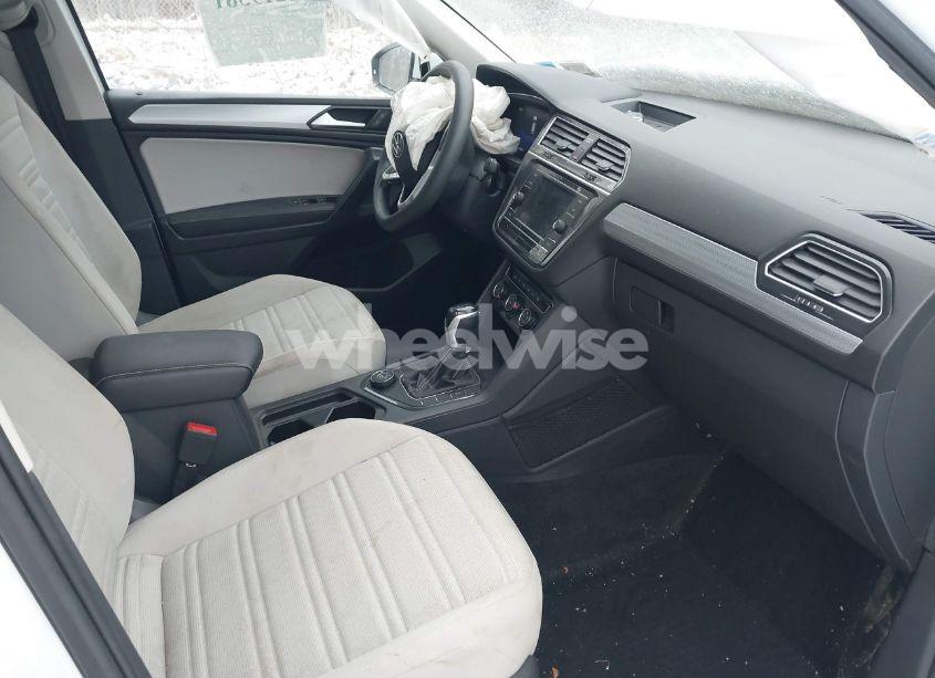 Photo 5 of 2022 Volkswagen Tiguan 2.0T S (VIN 3VV0B7AX2NM125909)