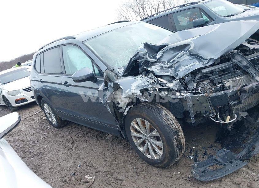 Photo 14 of 2018 Volkswagen Tiguan 2.0T S (VIN 3VV0B7AX3JM017728)