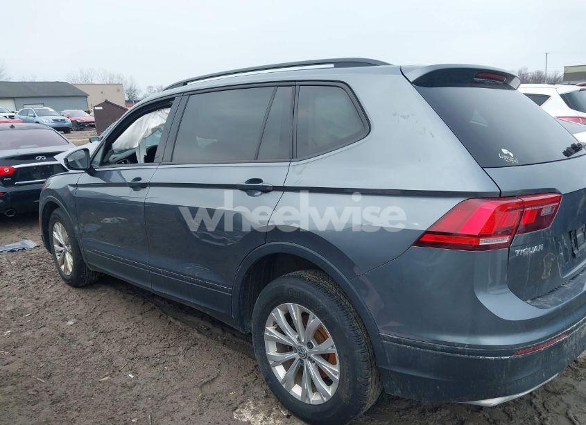 Photo 15 of 2018 Volkswagen Tiguan 2.0T S (VIN 3VV0B7AX3JM017728)