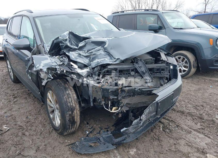 Photo 6 of 2018 Volkswagen Tiguan 2.0T S (VIN 3VV0B7AX3JM017728)