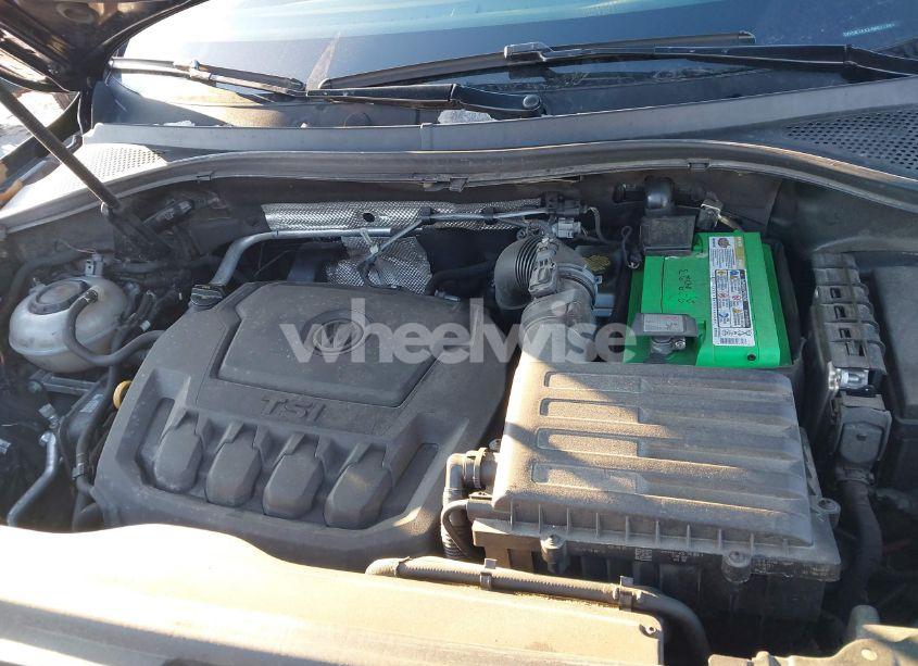 Photo 10 of 2018 Volkswagen Tiguan 2.0T S (VIN 3VV0B7AX3JM021763)