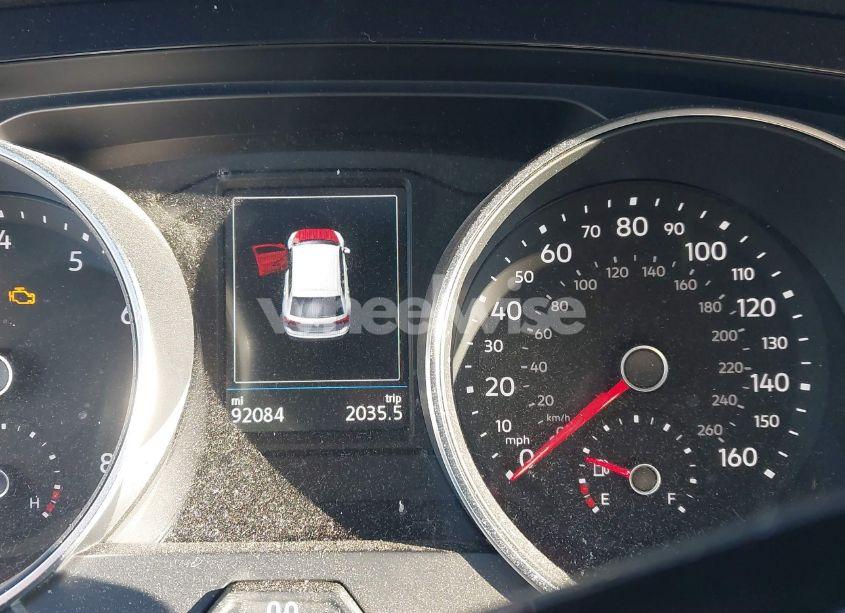 Photo 15 of 2018 Volkswagen Tiguan 2.0T S (VIN 3VV0B7AX3JM021763)