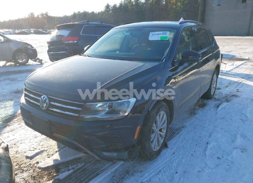 Photo 2 of 2018 Volkswagen Tiguan 2.0T S (VIN 3VV0B7AX3JM021763)