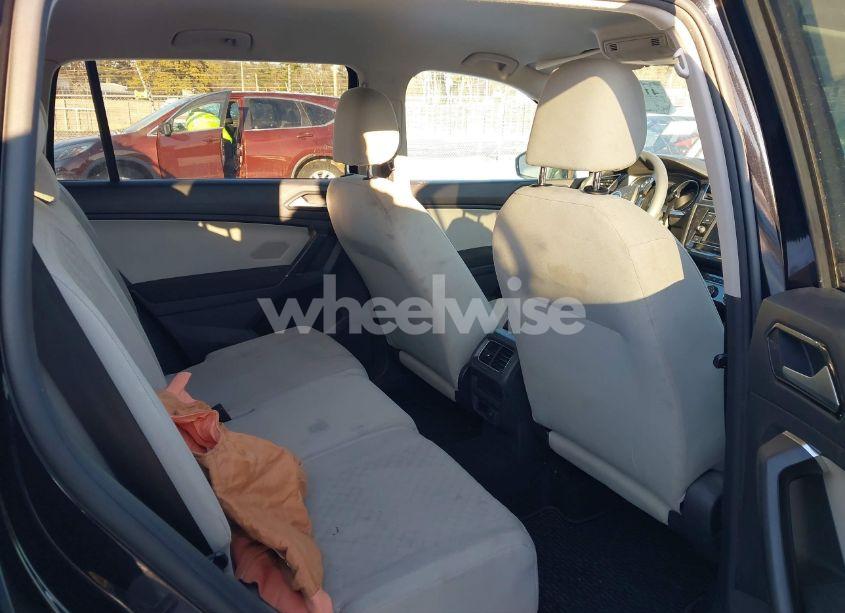 Photo 8 of 2018 Volkswagen Tiguan 2.0T S (VIN 3VV0B7AX3JM021763)