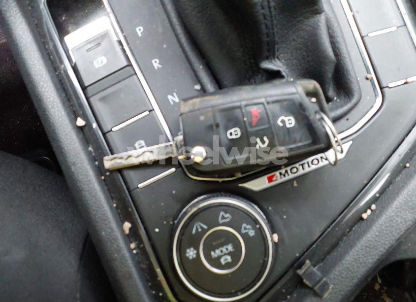 Photo 11 of 2018 Volkswagen Tiguan 2.0T S (VIN 3VV0B7AX3JM050390)