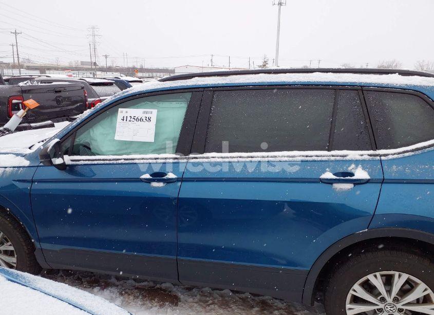 Photo 15 of 2018 Volkswagen Tiguan 2.0T S (VIN 3VV0B7AX3JM050390)