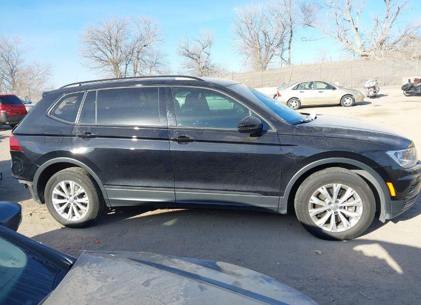 Photo 13 of 2018 Volkswagen Tiguan 2.0T S (VIN 3VV0B7AX3JM066475)