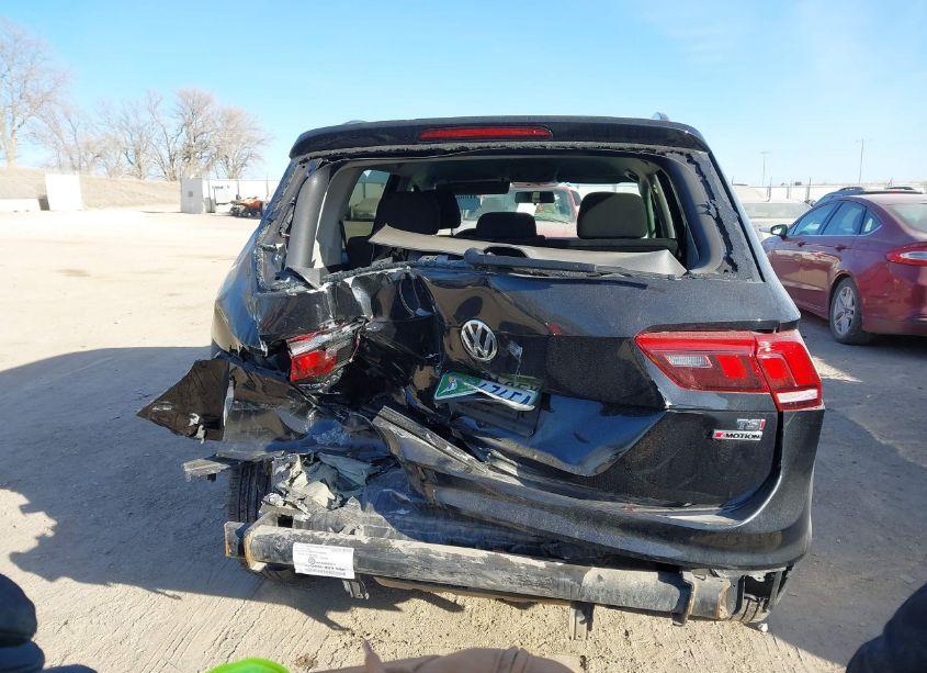 Photo 16 of 2018 Volkswagen Tiguan 2.0T S (VIN 3VV0B7AX3JM066475)