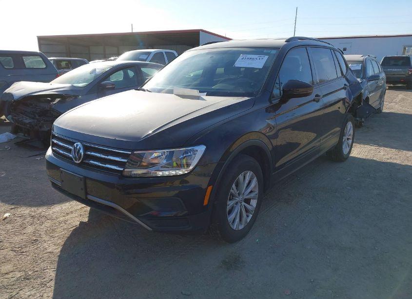 Photo 2 of 2018 Volkswagen Tiguan 2.0T S (VIN 3VV0B7AX3JM066475)