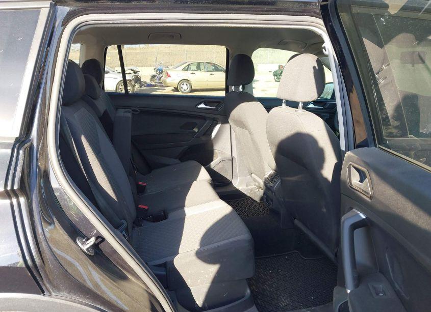 Photo 8 of 2018 Volkswagen Tiguan 2.0T S (VIN 3VV0B7AX3JM066475)