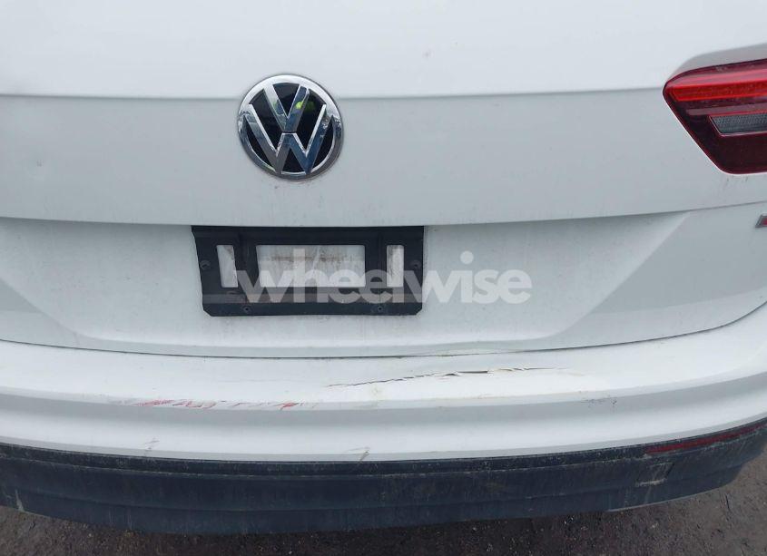 Photo 17 of 2020 Volkswagen Tiguan 2.0T S (VIN 3VV0B7AX3LM143350)