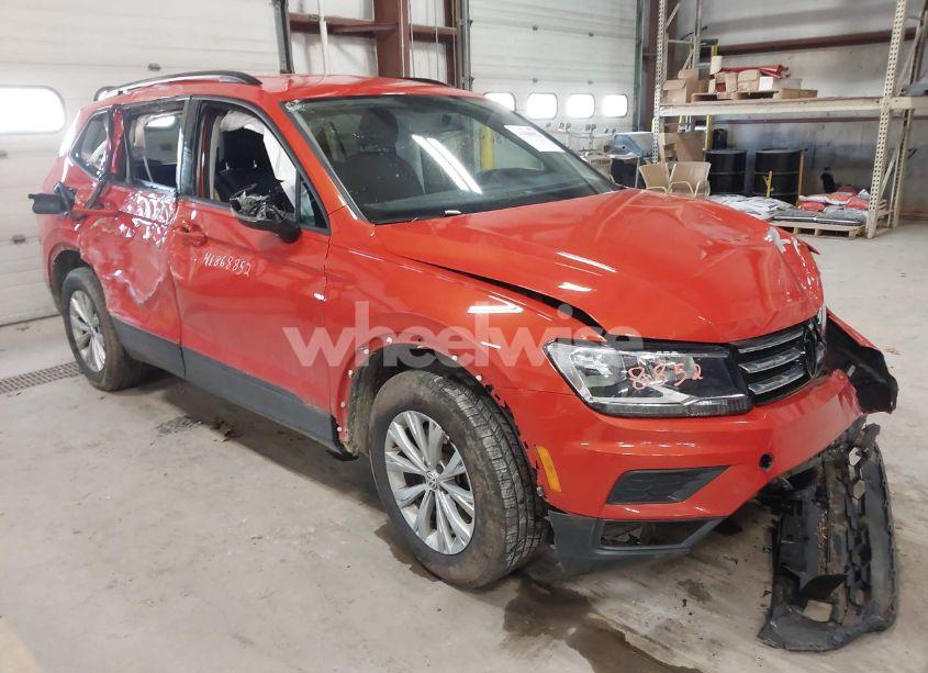 2018 Volkswagen Tiguan 2.0T S (VIN 3VV0B7AX4JM019424) main photo