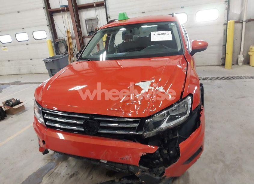 Photo 13 of 2018 Volkswagen Tiguan 2.0T S (VIN 3VV0B7AX4JM019424)