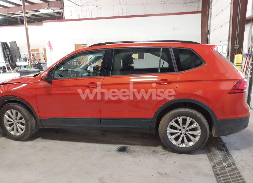 Photo 15 of 2018 Volkswagen Tiguan 2.0T S (VIN 3VV0B7AX4JM019424)