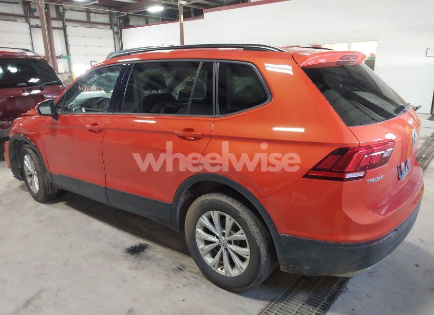 Photo 3 of 2018 Volkswagen Tiguan 2.0T S (VIN 3VV0B7AX4JM019424)