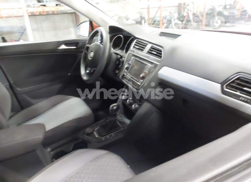 Photo 5 of 2018 Volkswagen Tiguan 2.0T S (VIN 3VV0B7AX4JM019424)