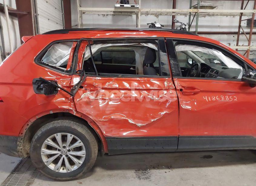 Photo 6 of 2018 Volkswagen Tiguan 2.0T S (VIN 3VV0B7AX4JM019424)