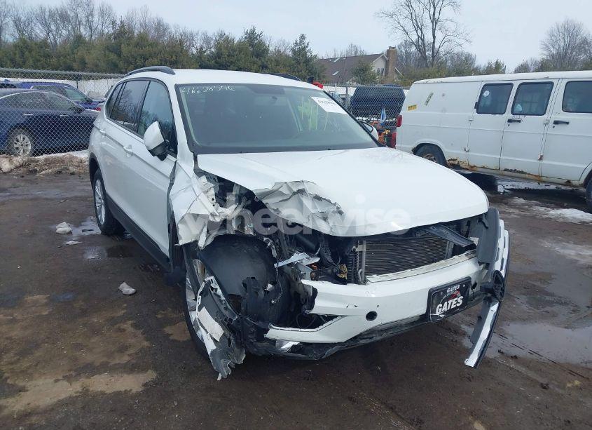 2019 Volkswagen Tiguan 2.0T S (VIN 3VV0B7AX5KM053471) main photo