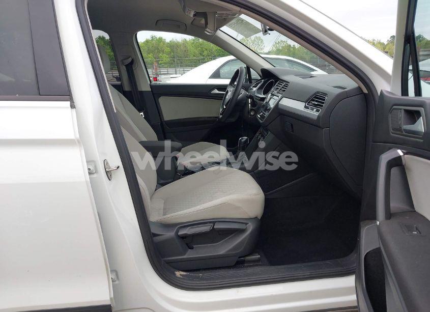 Photo 5 of 2020 Volkswagen Tiguan 2.0T S (VIN 3VV0B7AX5LM131894)