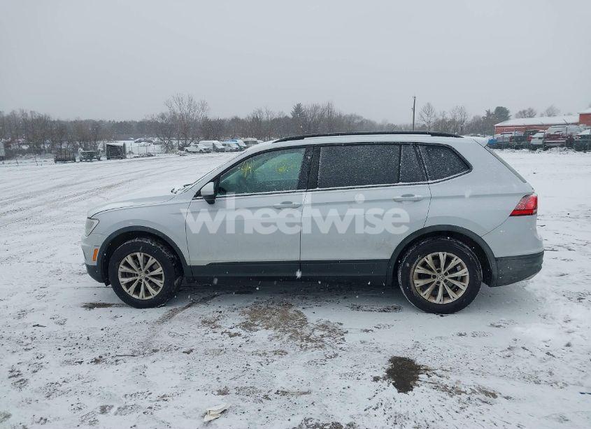 Photo 15 of 2018 Volkswagen Tiguan 2.0T S (VIN 3VV0B7AX6JM087532)