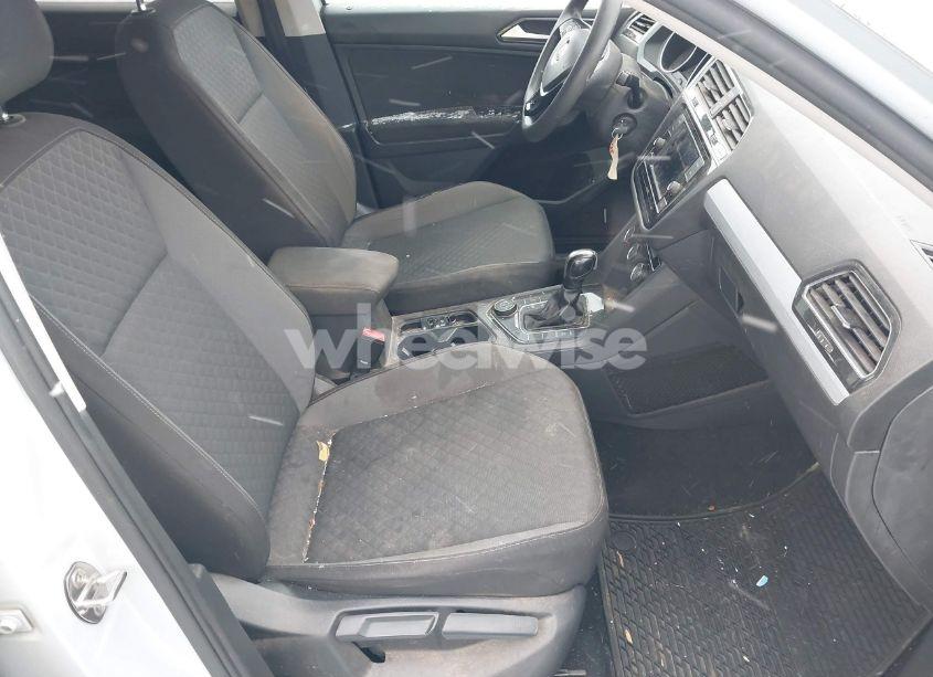 Photo 5 of 2018 Volkswagen Tiguan 2.0T S (VIN 3VV0B7AX6JM087532)