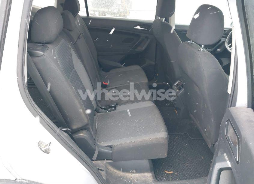 Photo 8 of 2018 Volkswagen Tiguan 2.0T S (VIN 3VV0B7AX6JM087532)