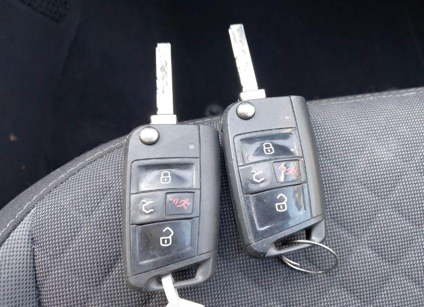 Photo 11 of 2018 Volkswagen Tiguan 2.0T S (VIN 3VV0B7AX6JM094173)