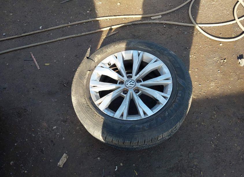 Photo 12 of 2018 Volkswagen Tiguan 2.0T S (VIN 3VV0B7AX6JM094173)