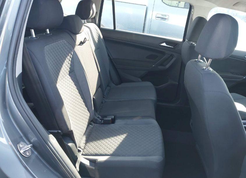 Photo 8 of 2018 Volkswagen Tiguan 2.0T S (VIN 3VV0B7AX6JM094173)