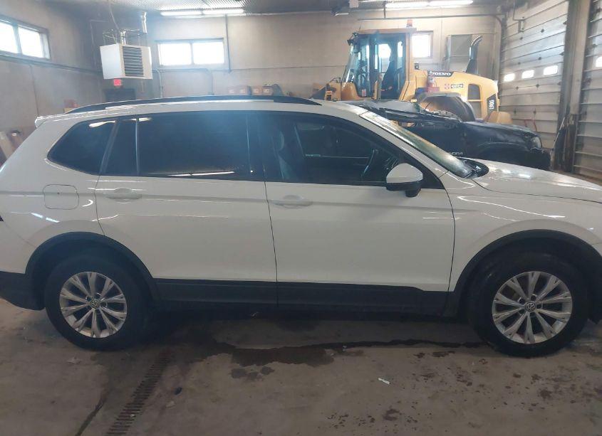 Photo 13 of 2018 Volkswagen Tiguan 2.0T S (VIN 3VV0B7AX7JM060114)