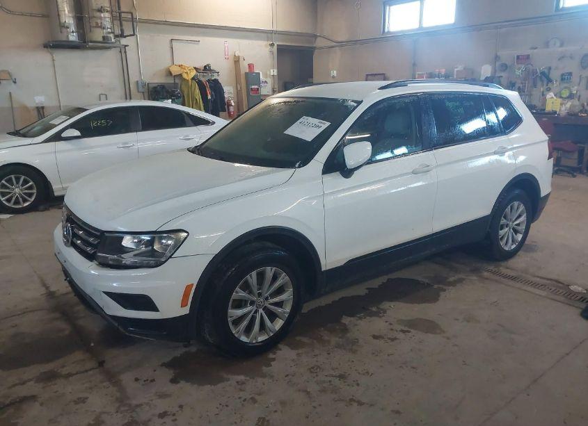 Photo 2 of 2018 Volkswagen Tiguan 2.0T S (VIN 3VV0B7AX7JM060114)