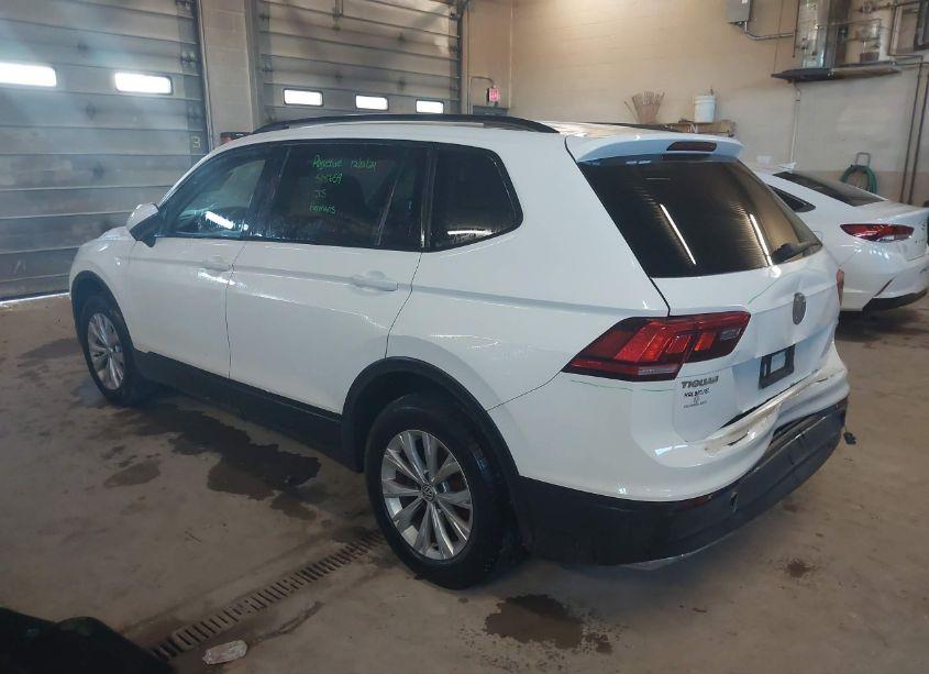Photo 3 of 2018 Volkswagen Tiguan 2.0T S (VIN 3VV0B7AX7JM060114)