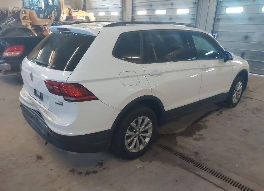 Photo 4 of 2018 Volkswagen Tiguan 2.0T S (VIN 3VV0B7AX7JM060114)