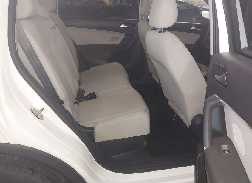 Photo 8 of 2018 Volkswagen Tiguan 2.0T S (VIN 3VV0B7AX7JM060114)