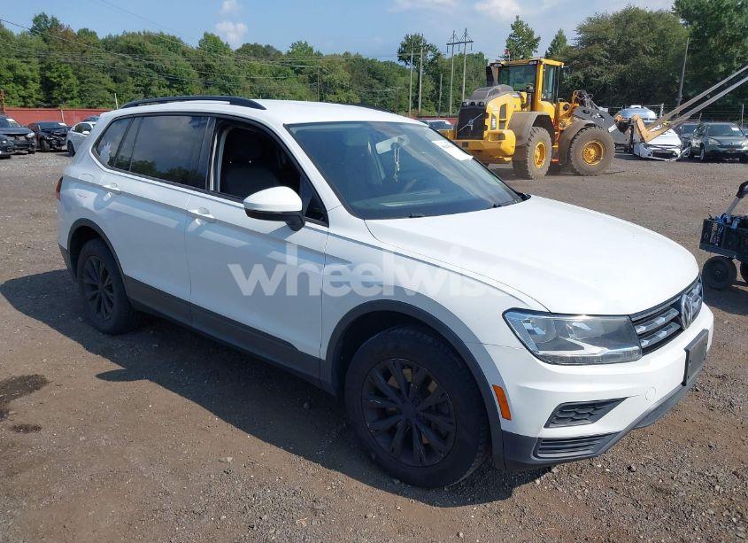 2018 Volkswagen Tiguan 2.0T S (VIN 3VV0B7AX7JM080220) main photo