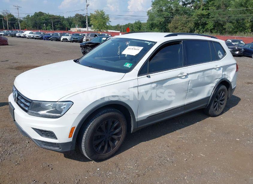 Photo 2 of 2018 Volkswagen Tiguan 2.0T S (VIN 3VV0B7AX7JM080220)
