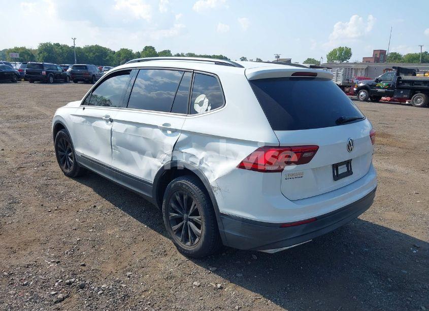Photo 3 of 2018 Volkswagen Tiguan 2.0T S (VIN 3VV0B7AX7JM080220)