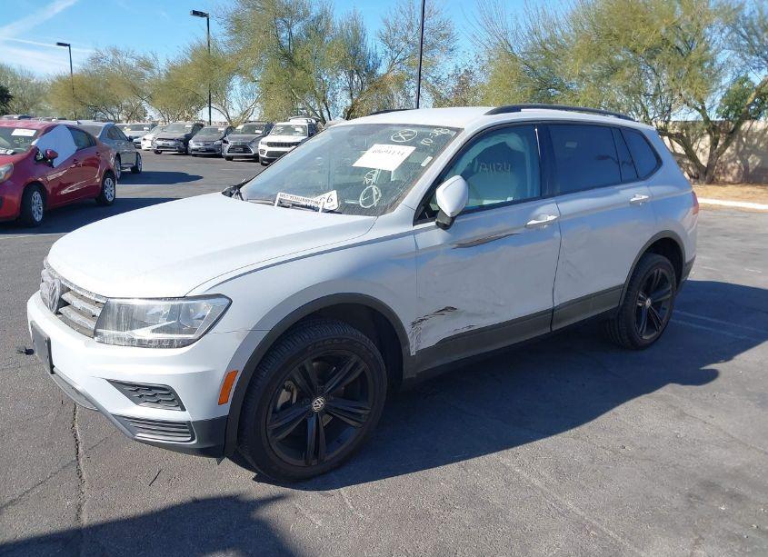 Photo 2 of 2019 Volkswagen Tiguan 2.0T S (VIN 3VV0B7AX7KM040009)