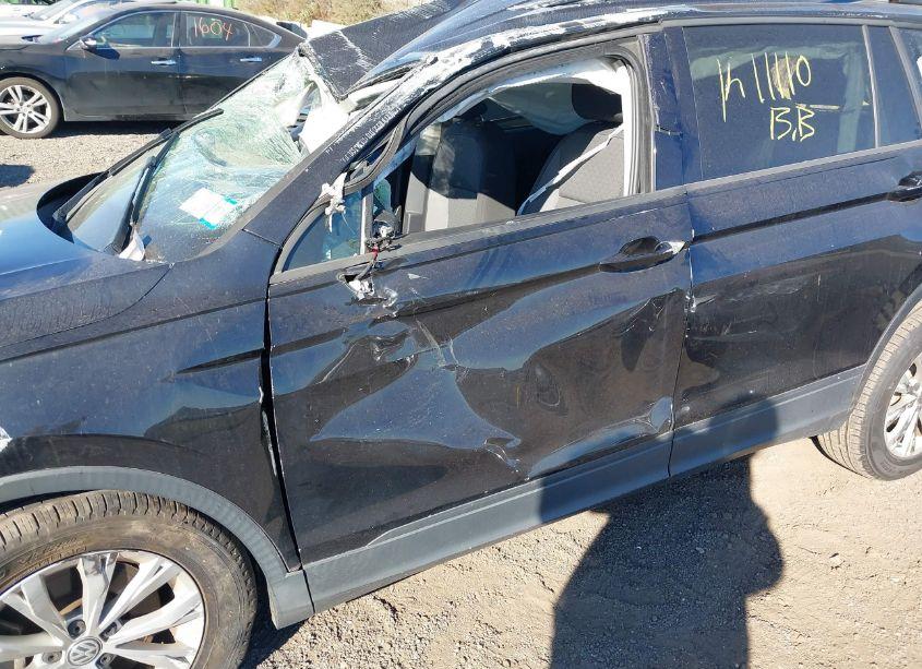 Photo 18 of 2019 Volkswagen Tiguan 2.0T S (VIN 3VV0B7AX7KM095513)